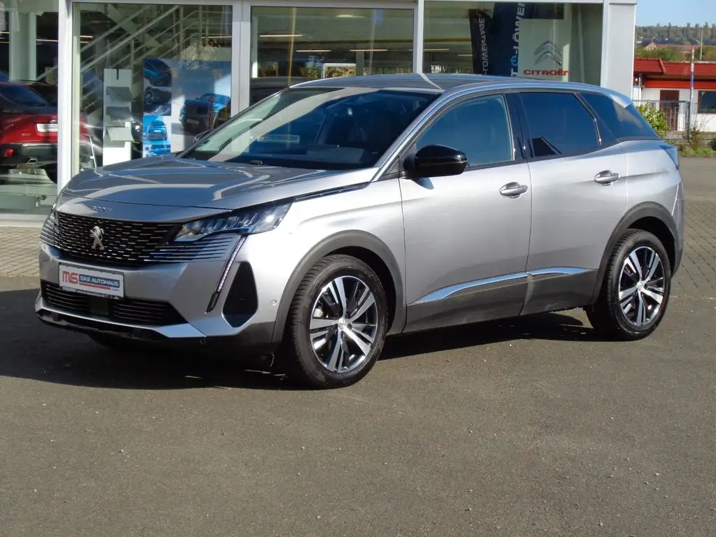 Photo 1 : Peugeot 3008 2022 Petrol