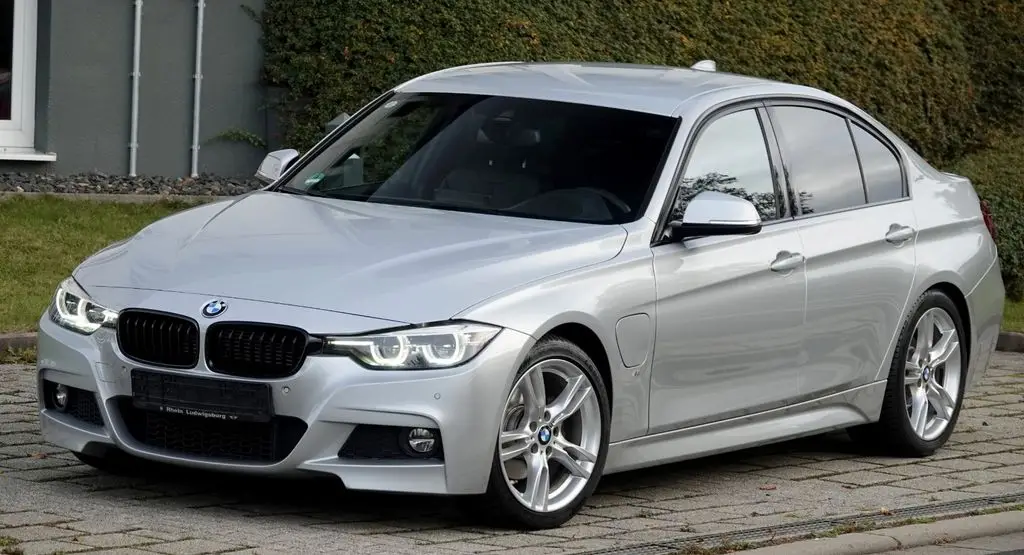 Photo 1 : Bmw Serie 3 2017 Hybrid