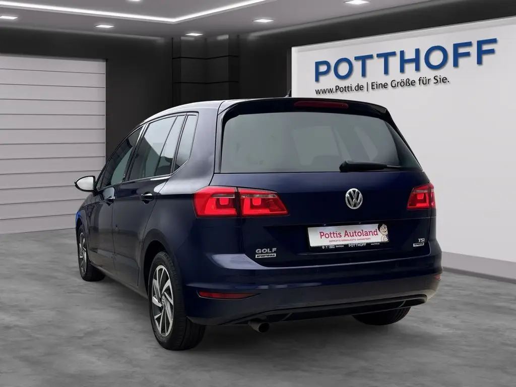 Photo 1 : Volkswagen Golf 2017 Petrol