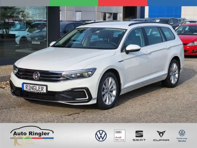 Photo 1 : Volkswagen Passat 2019 Hybrid