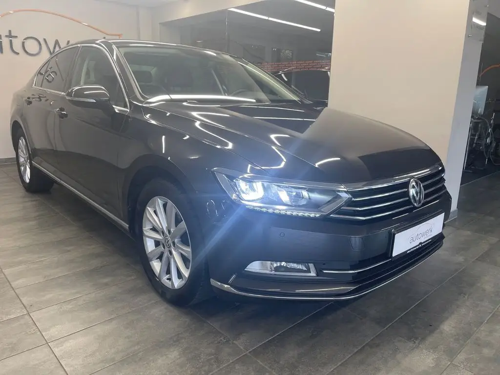 Photo 1 : Volkswagen Passat 2017 Essence