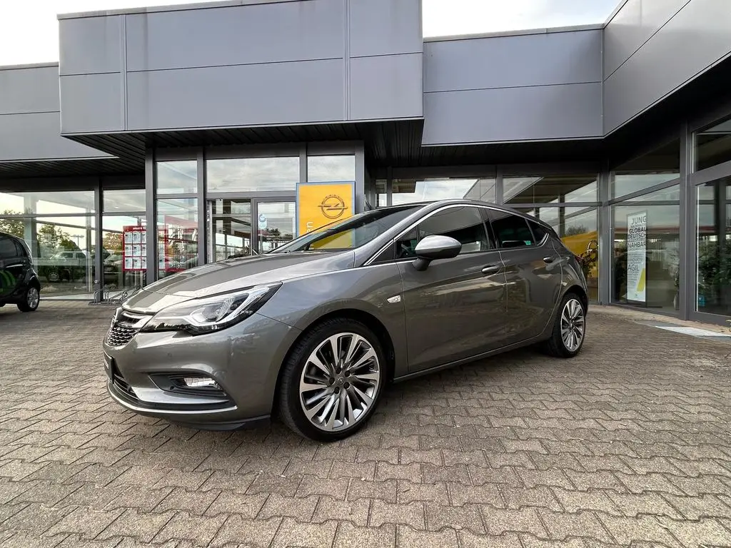 Photo 1 : Opel Astra 2018 Essence