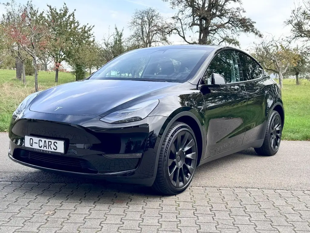 Photo 1 : Tesla Model Y 2022 Non renseigné