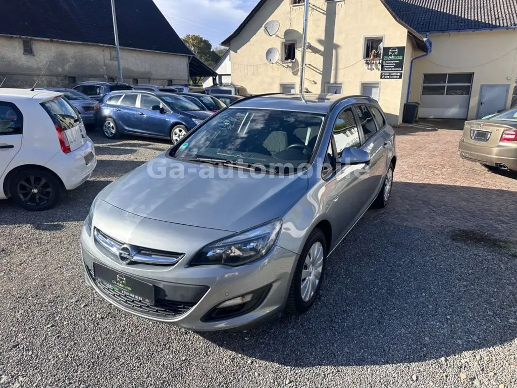 Photo 1 : Opel Astra 2015 Petrol