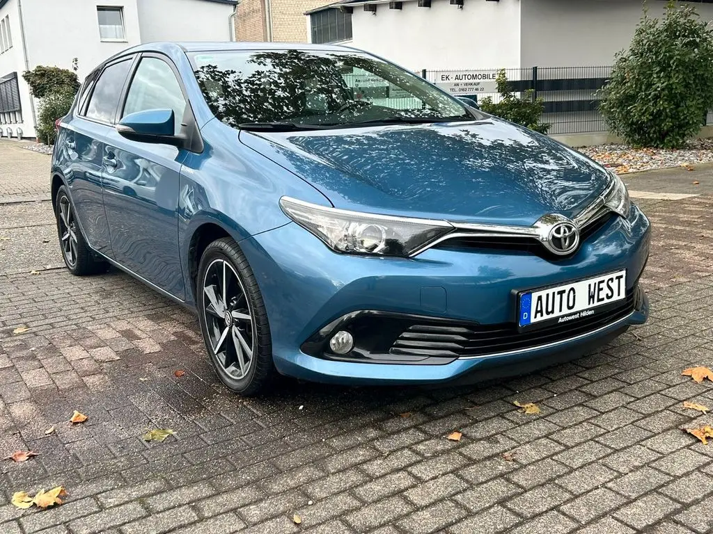 Photo 1 : Toyota Auris 2017 Petrol