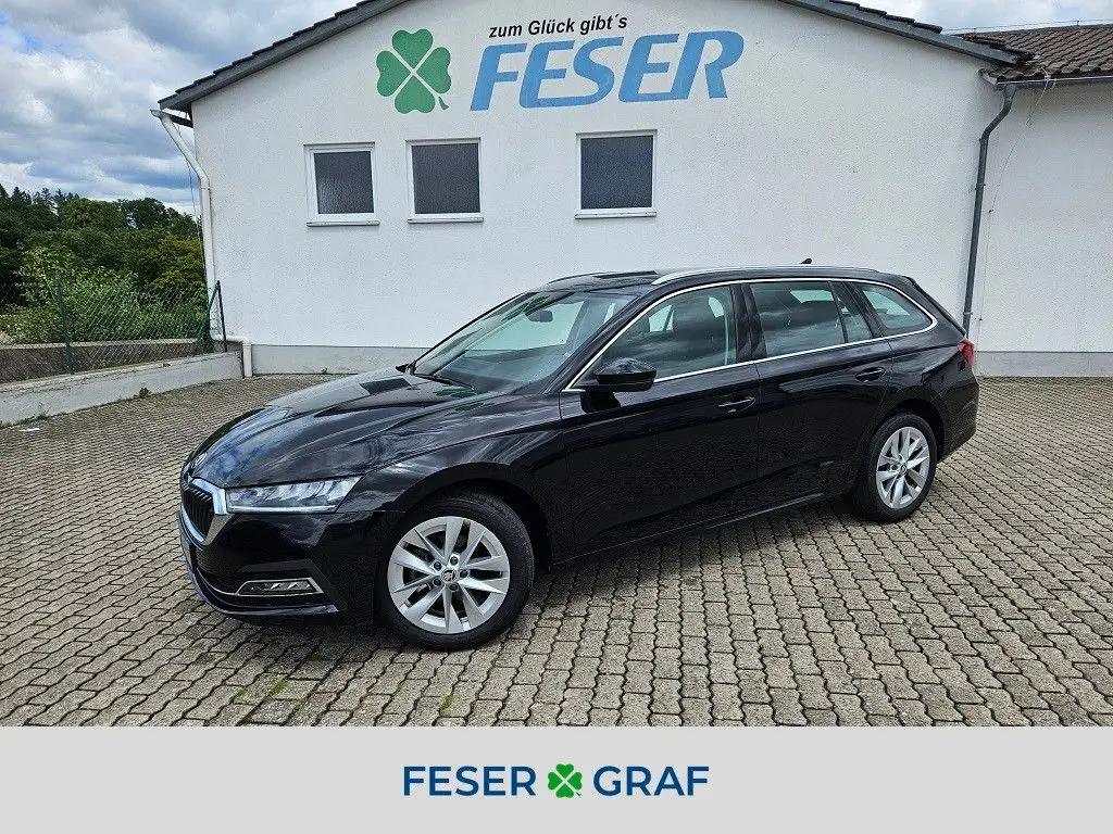 Photo 1 : Skoda Octavia 2023 Petrol