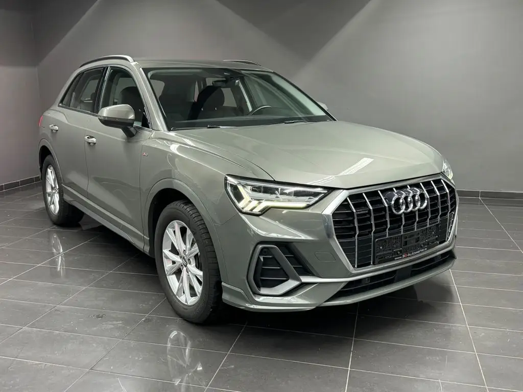 Photo 1 : Audi Q3 2019 Essence