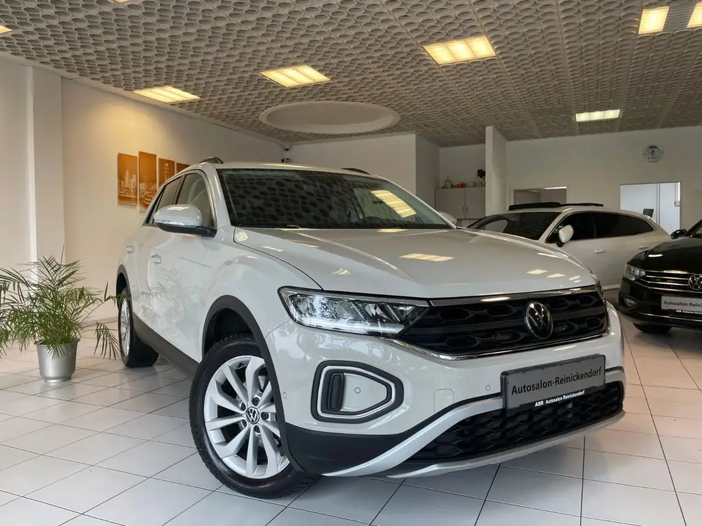 Photo 1 : Volkswagen T-roc 2023 Essence