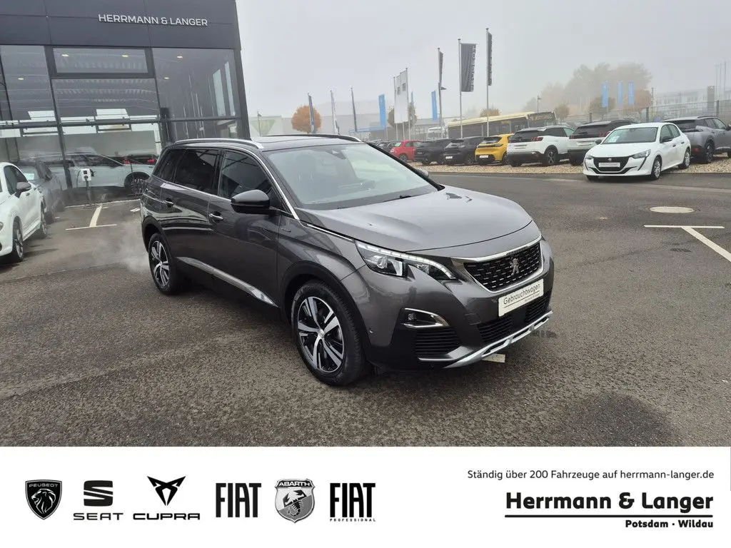 Photo 1 : Peugeot 5008 2019 Essence