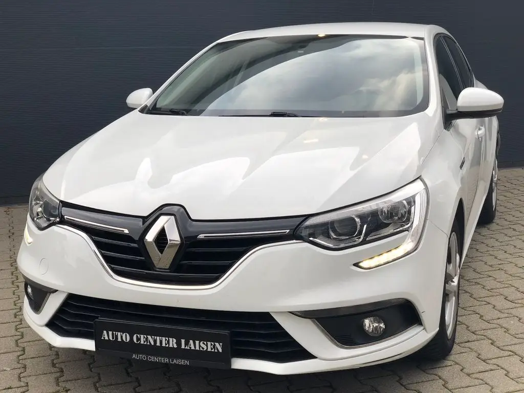 Photo 1 : Renault Megane 2017 Petrol