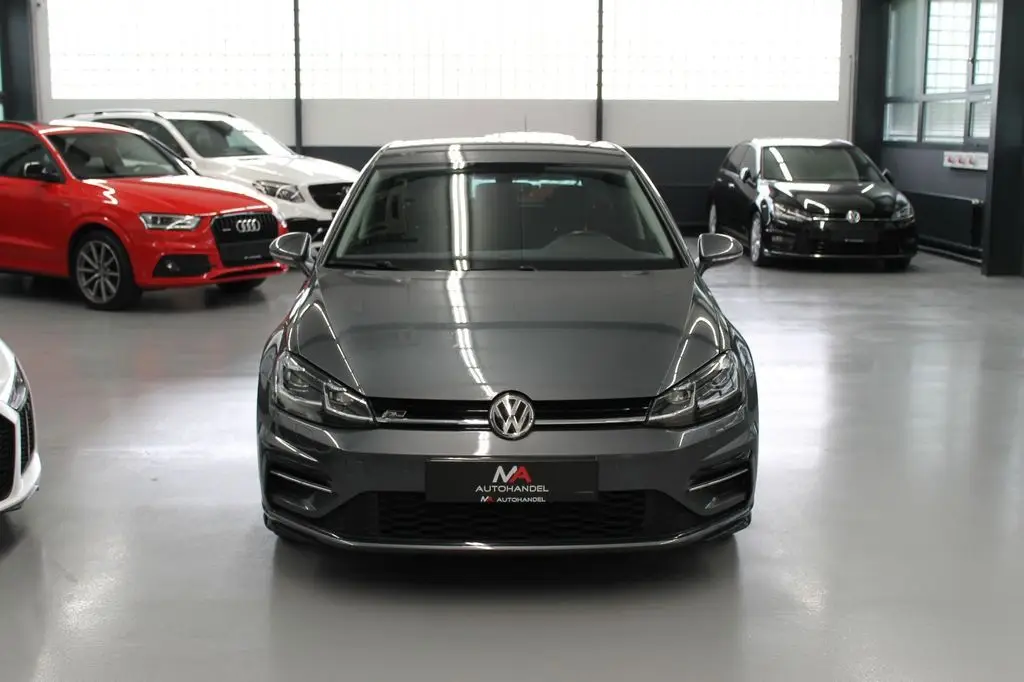 Photo 1 : Volkswagen Golf 2019 Petrol