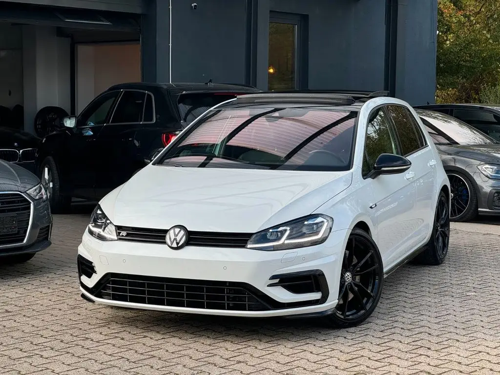 Photo 1 : Volkswagen Golf 2017 Petrol