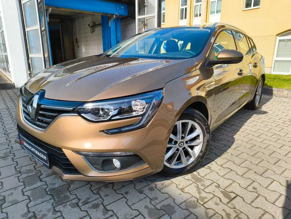 Photo 1 : Renault Megane 2017 Petrol