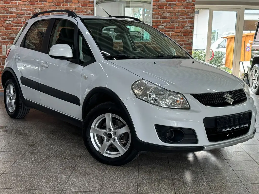 Photo 1 : Suzuki Sx4 2015 Petrol