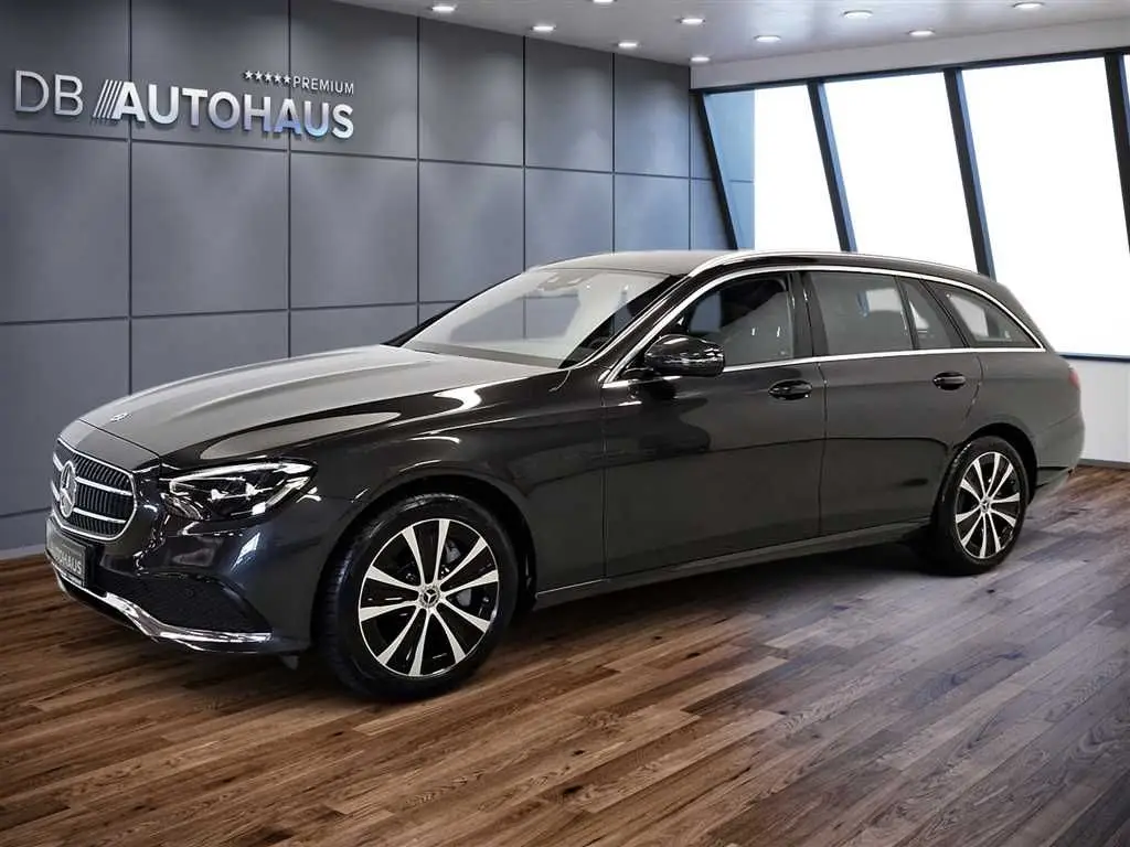 Photo 1 : Mercedes-benz Classe E 2022 Hybride