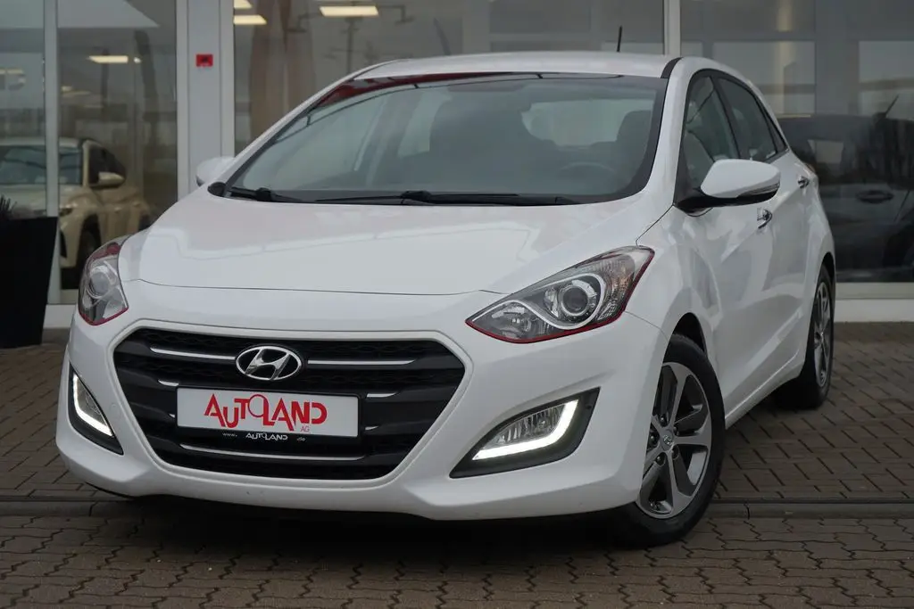 Photo 1 : Hyundai I30 2015 Petrol