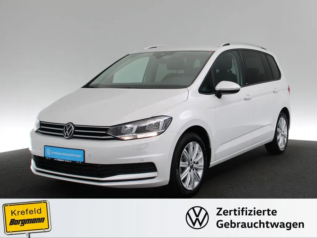 Photo 1 : Volkswagen Touran 2024 Essence