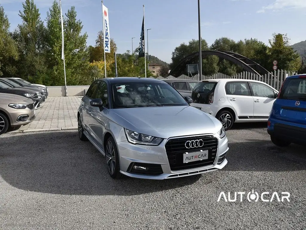 Photo 1 : Audi A1 2018 Essence