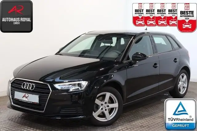 Photo 1 : Audi A3 2017 Petrol