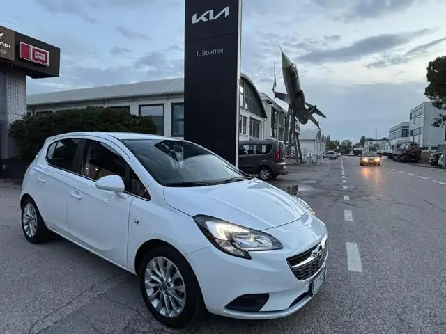 Photo 1 : Opel Corsa 2016 Autres