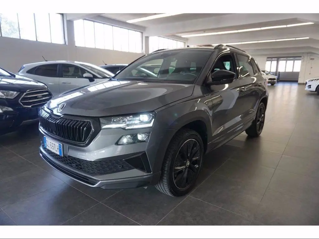 Photo 1 : Skoda Karoq 2022 Essence