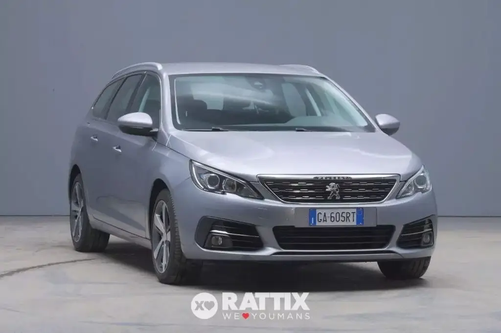 Photo 1 : Peugeot 308 2020 Petrol