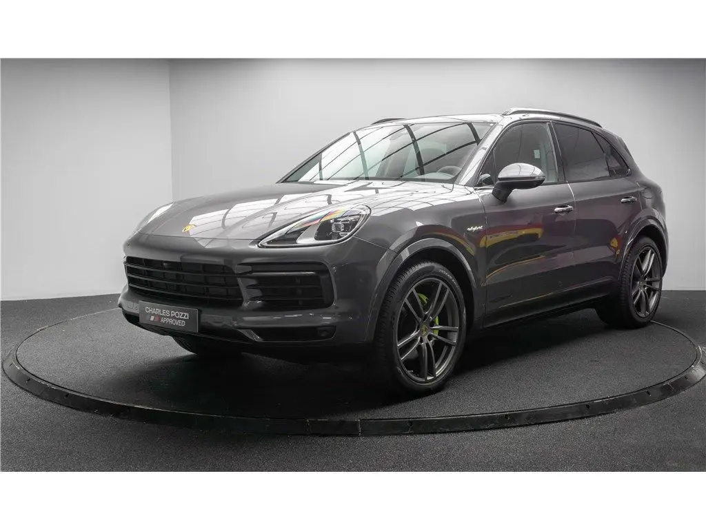 Photo 1 : Porsche Cayenne 2021 Petrol