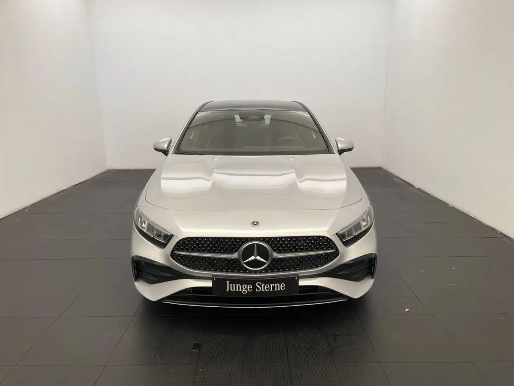 Photo 1 : Mercedes-benz Classe A 2023 Essence