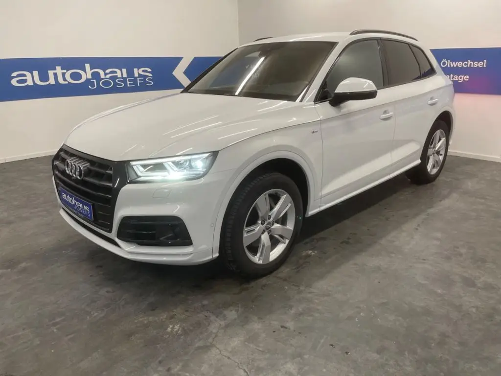 Photo 1 : Audi Q5 2019 Diesel