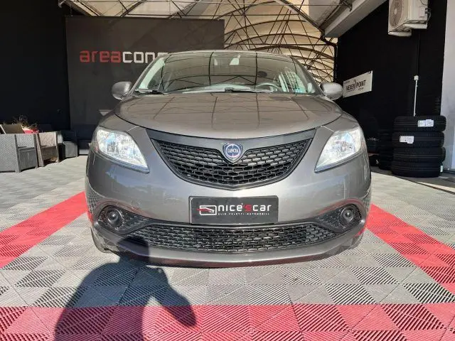 Photo 1 : Lancia Ypsilon 2021 Hybrid