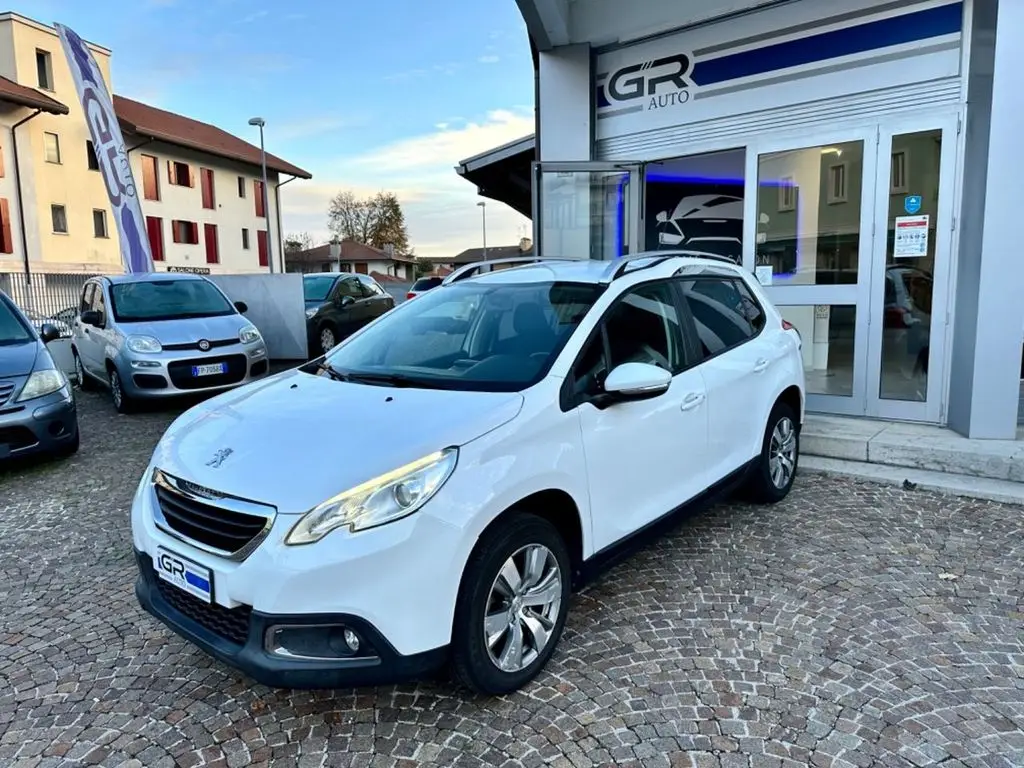 Photo 1 : Peugeot 2008 2015 Petrol