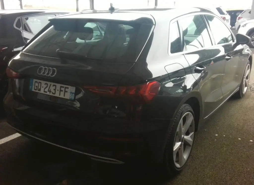 Photo 1 : Audi A3 2023 Petrol