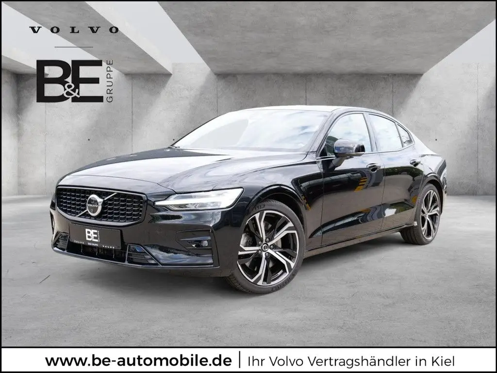 Photo 1 : Volvo S60 2023 Petrol