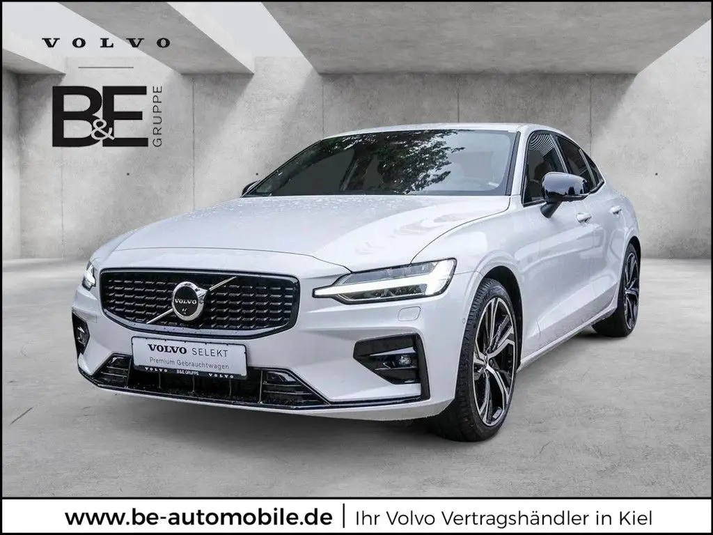 Photo 1 : Volvo S60 2024 Essence