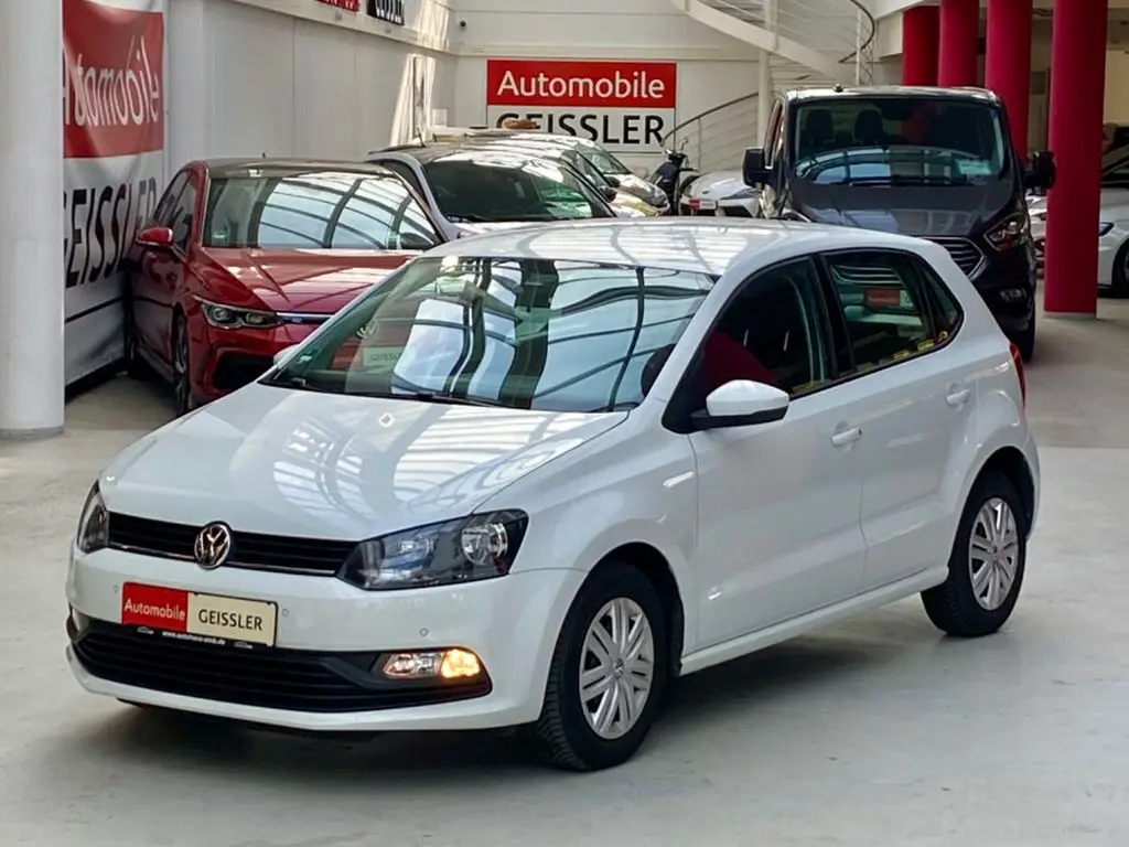 Photo 1 : Volkswagen Polo 2017 Petrol