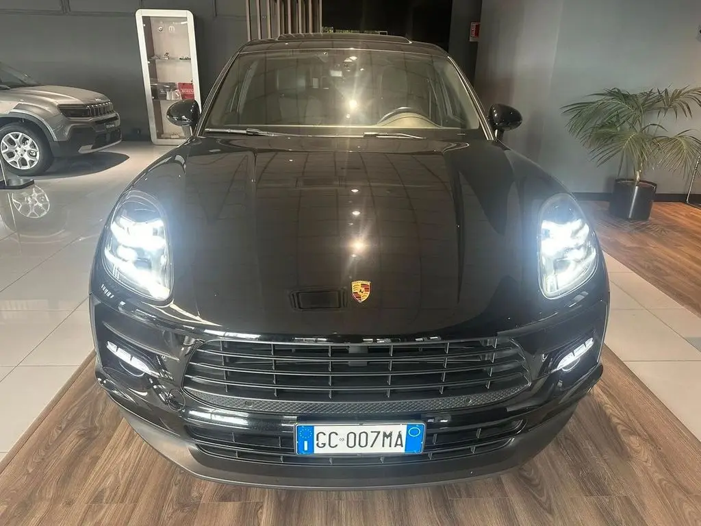 Photo 1 : Porsche Macan 2020 Essence