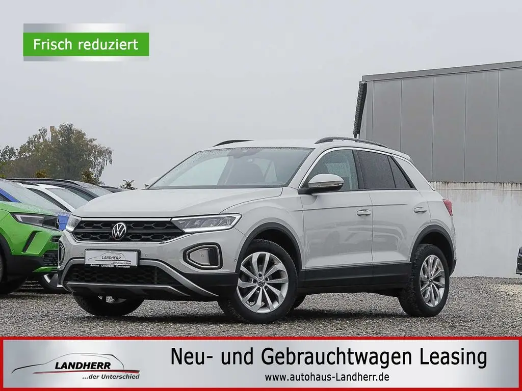 Photo 1 : Volkswagen T-roc 2023 Essence