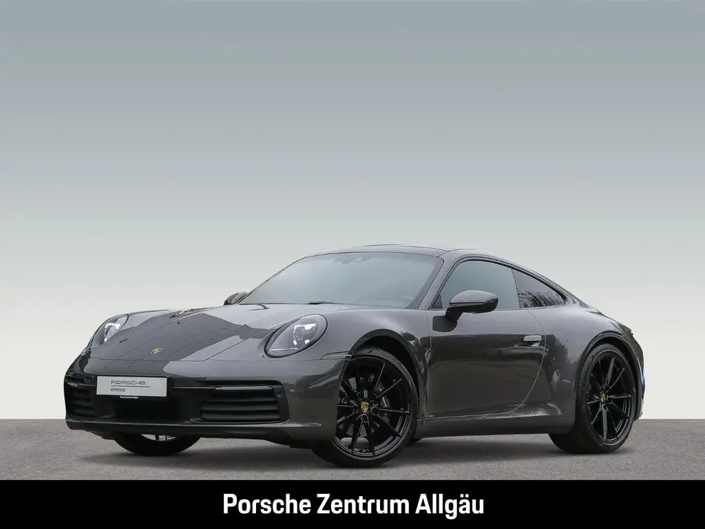 Photo 1 : Porsche 992 2020 Essence