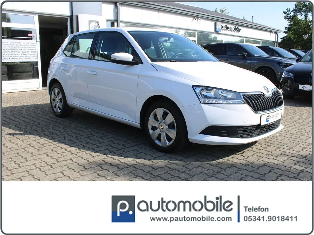 Photo 1 : Skoda Fabia 2021 Petrol