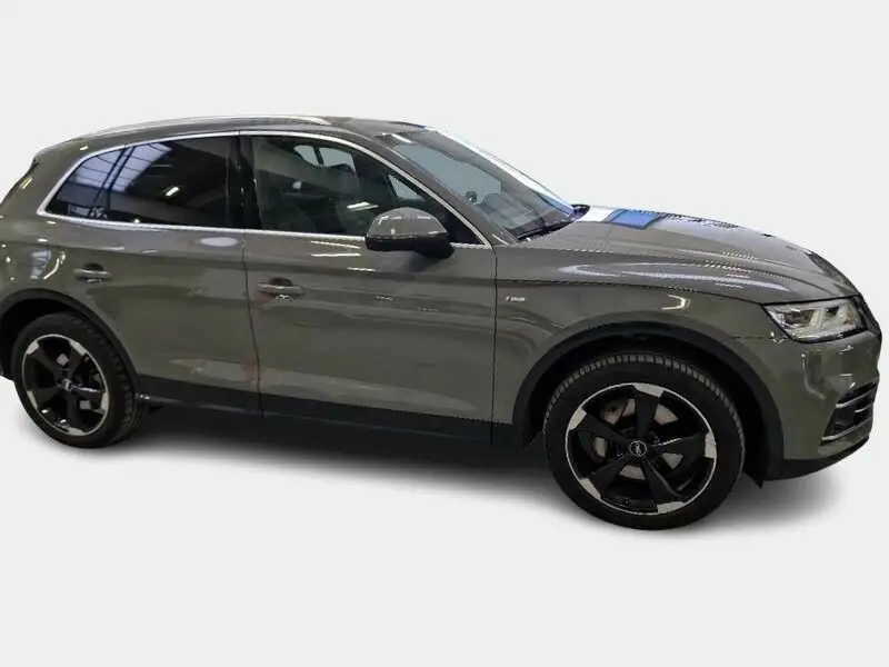 Photo 1 : Audi Q5 2020 Hybrid