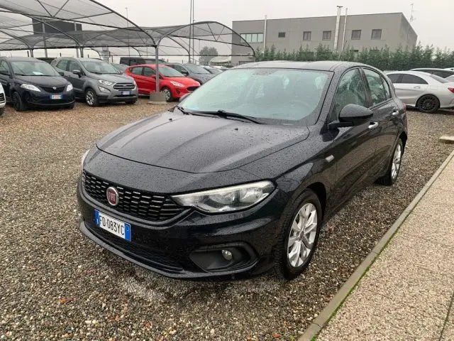 Photo 1 : Fiat Tipo 2016 Petrol