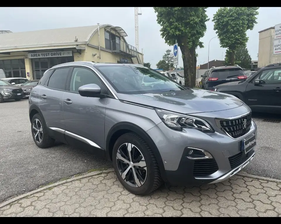 Photo 1 : Peugeot 3008 2019 Petrol