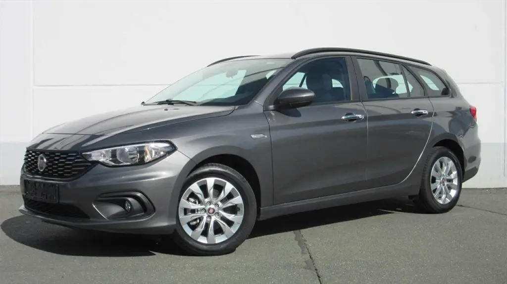 Photo 1 : Fiat Tipo 2017 Petrol