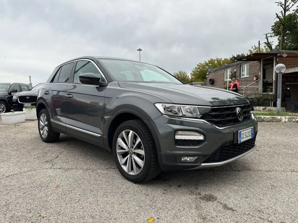 Photo 1 : Volkswagen T-roc 2021 Petrol