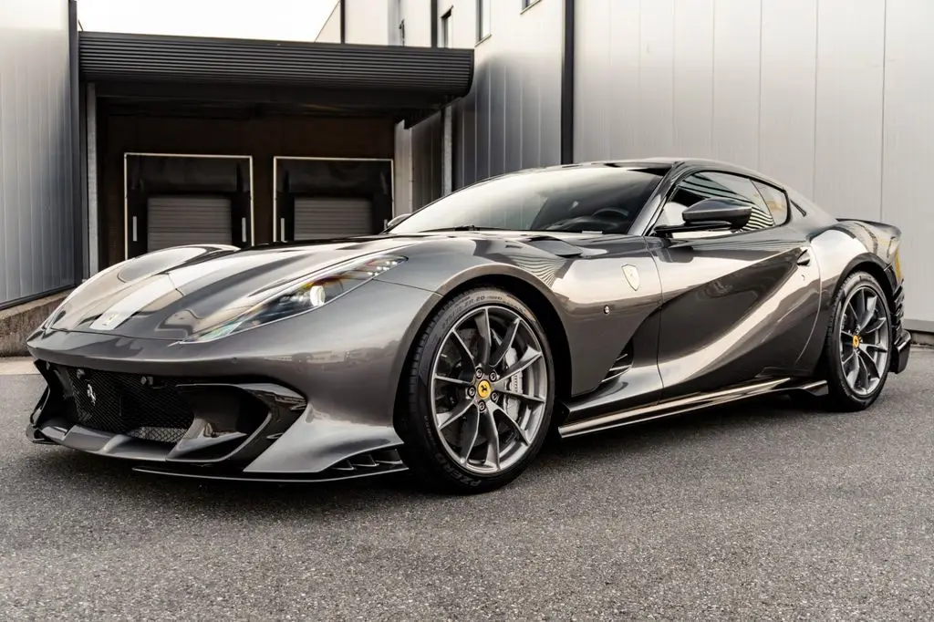 Photo 1 : Ferrari 812 2023 Essence