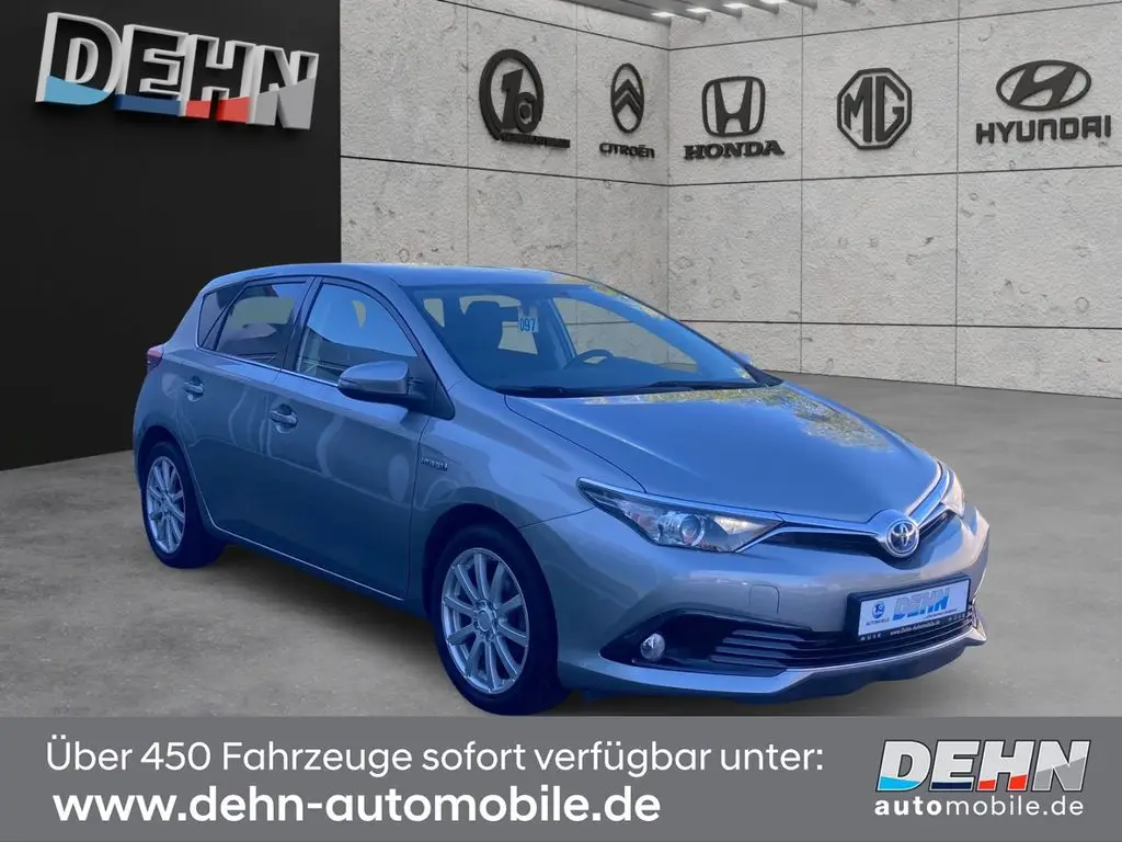 Photo 1 : Toyota Auris 2016 Hybrid