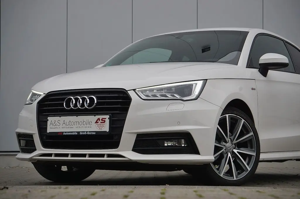 Photo 1 : Audi A1 2017 Essence