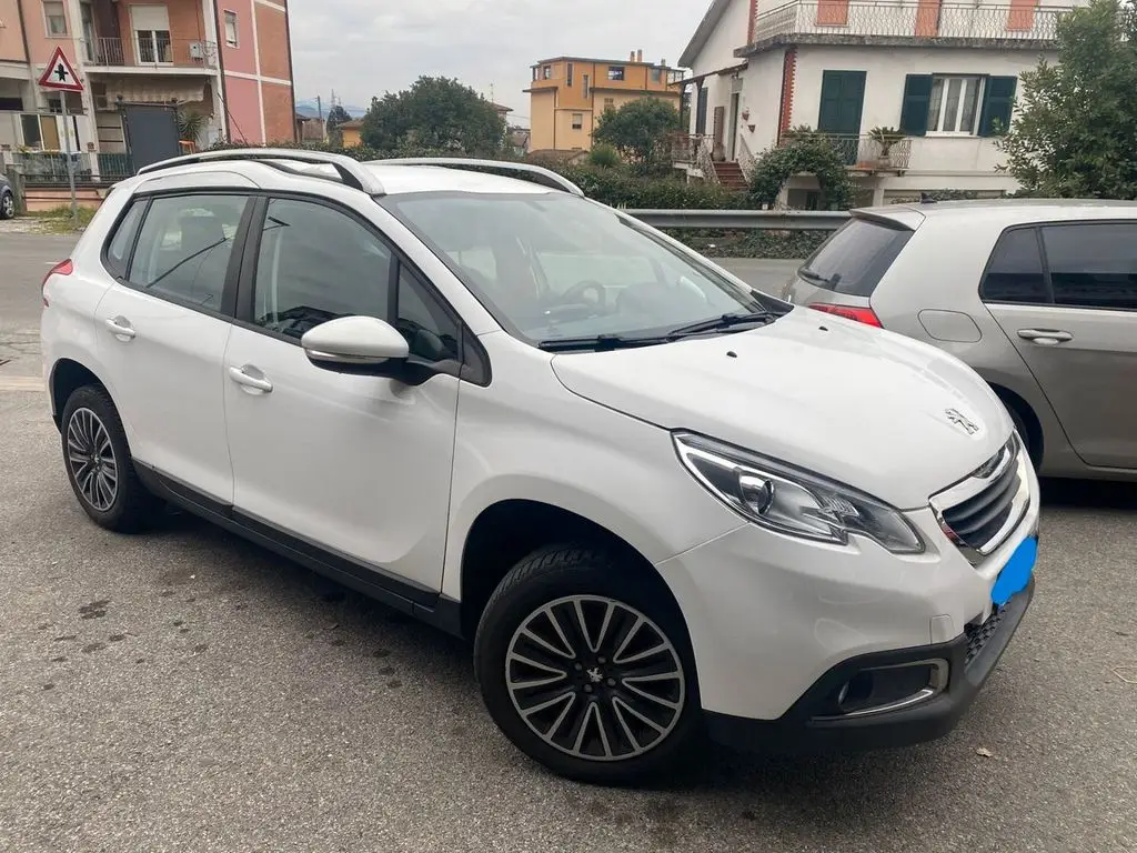 Photo 1 : Peugeot 2008 2015 Petrol