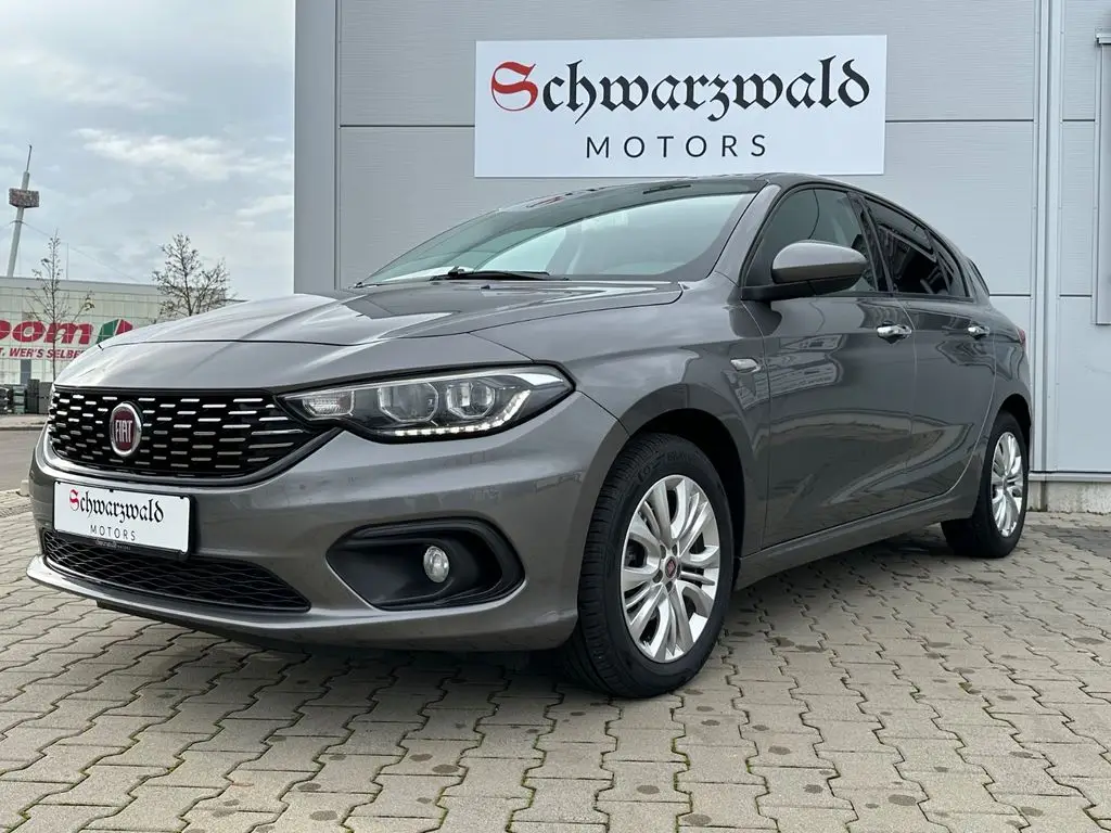 Photo 1 : Fiat Tipo 2016 Essence