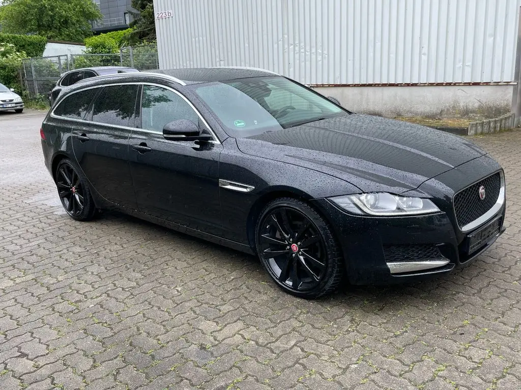 Photo 1 : Jaguar Xe 2018 Diesel